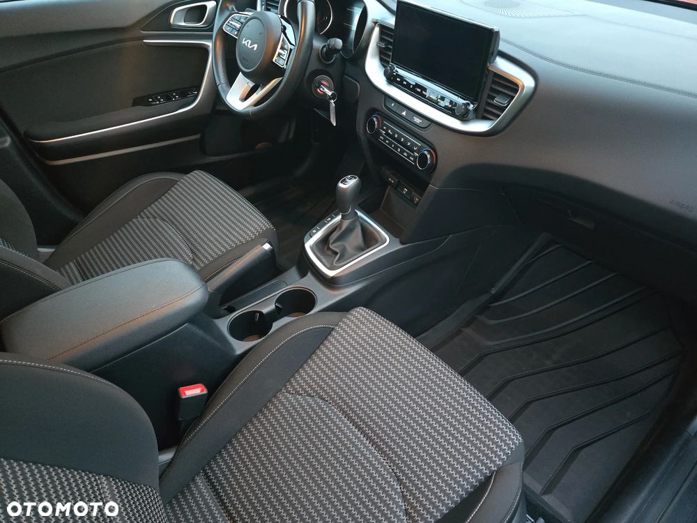 Kia Ceed 1.5 T-GDI M - 27