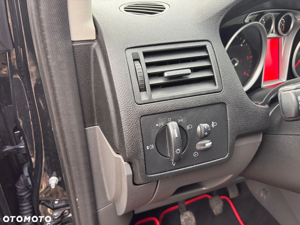 Ford Kuga 2.0 TDCi 2x4 Champions Edition - 19