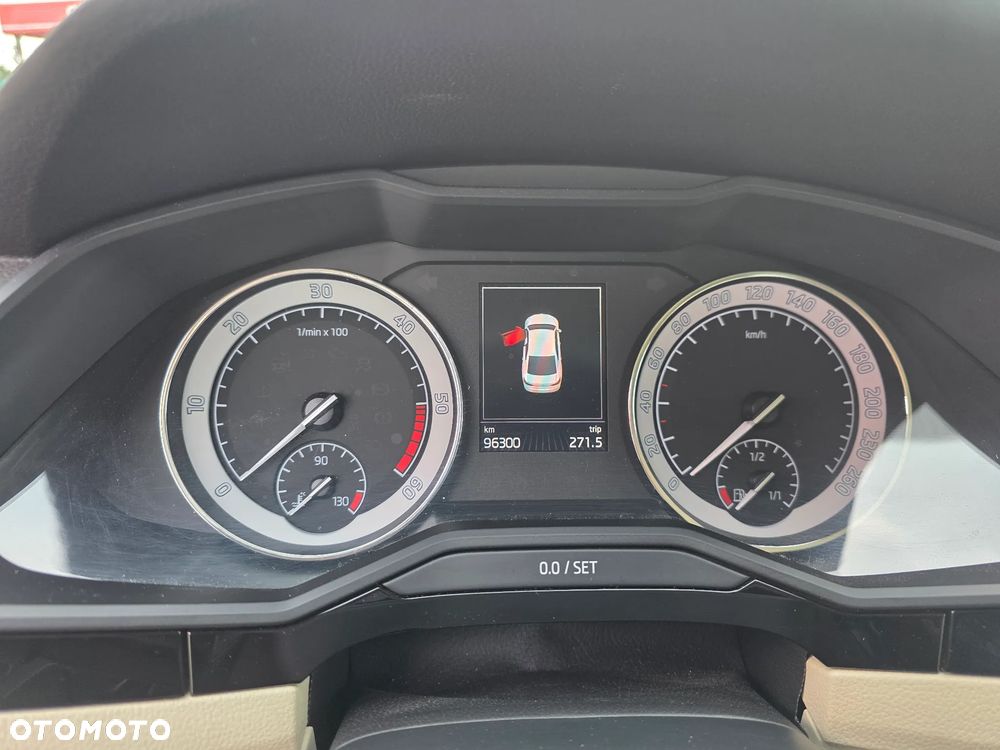 Skoda Superb 2.0 TDI 4x4 L&K DSG - 2