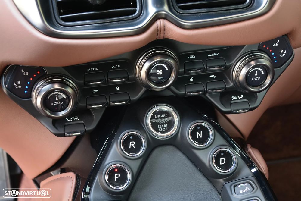 Aston Martin Vantage Coupe V8 - 34