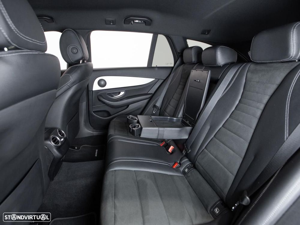 Mercedes-Benz E 300 de AMG Line - 10