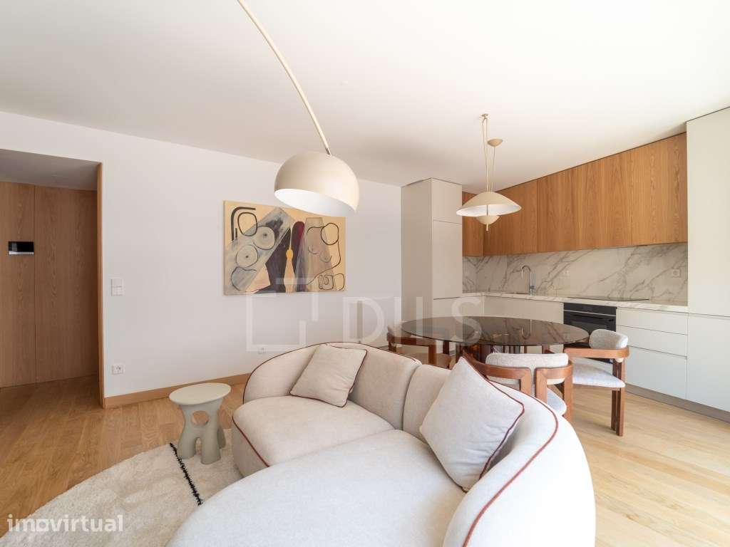 Apartamento T1 Novo, mobilado com varanda e garagem - Grande imagem: 2/29