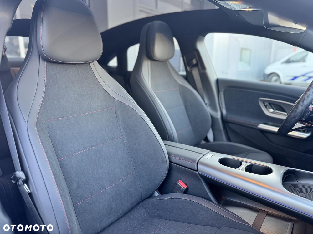 Mercedes-Benz CLA - 12