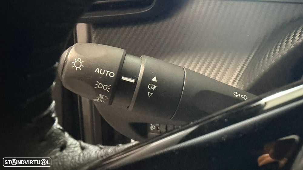 Peugeot 2008 1.2 PureTech Allure - 28
