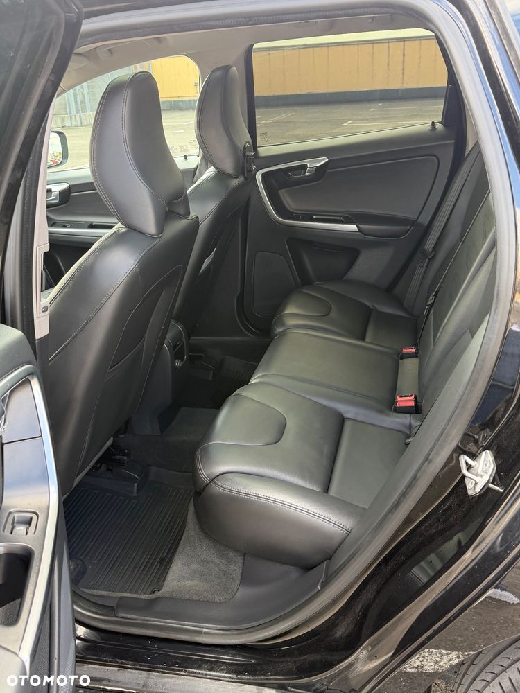 Volvo XC 60 D3 Drive-E Summum - 11