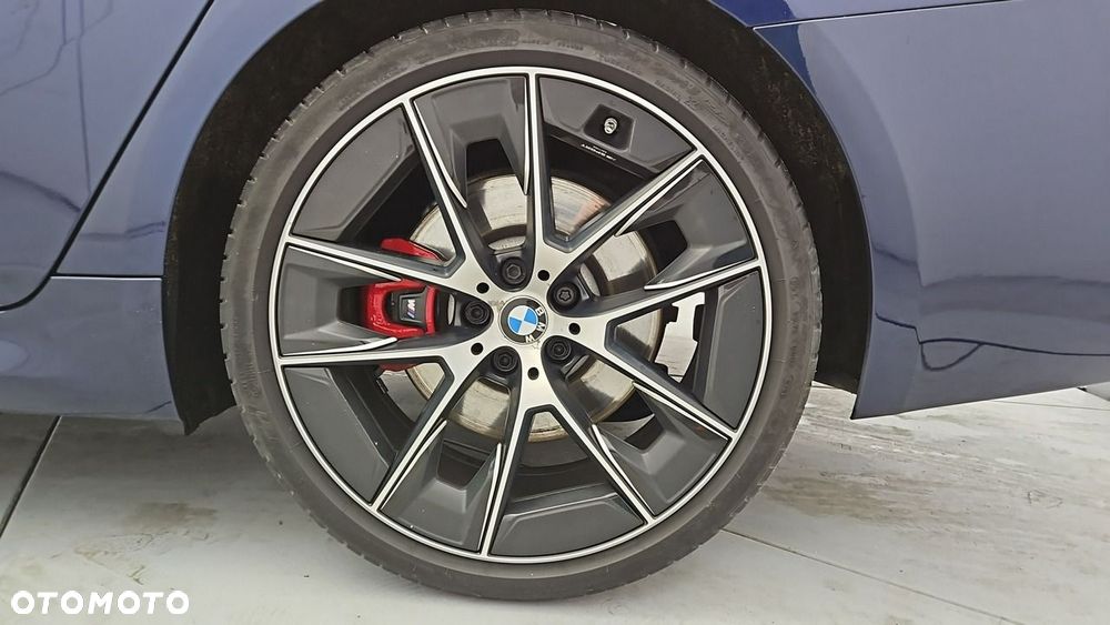 BMW Seria 5 540i xDrive mHEV - 24