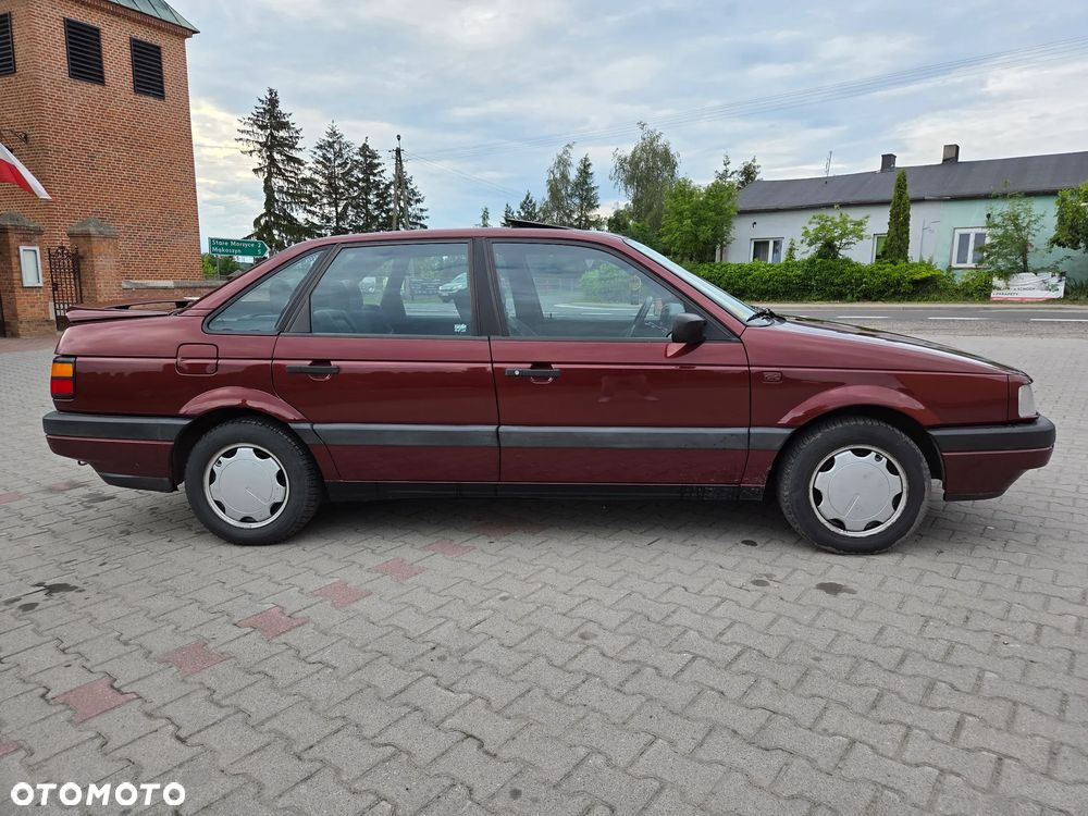 Volkswagen Passat 2.0 GL - 23
