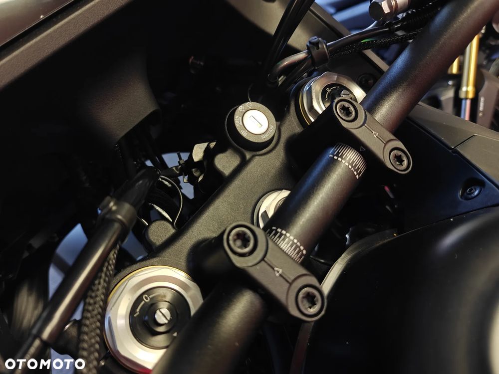 QJMOTOR SRT 300DX - 17