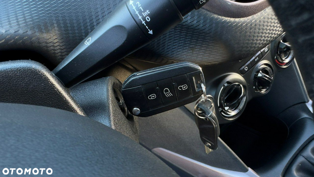 Peugeot 2008 - 30