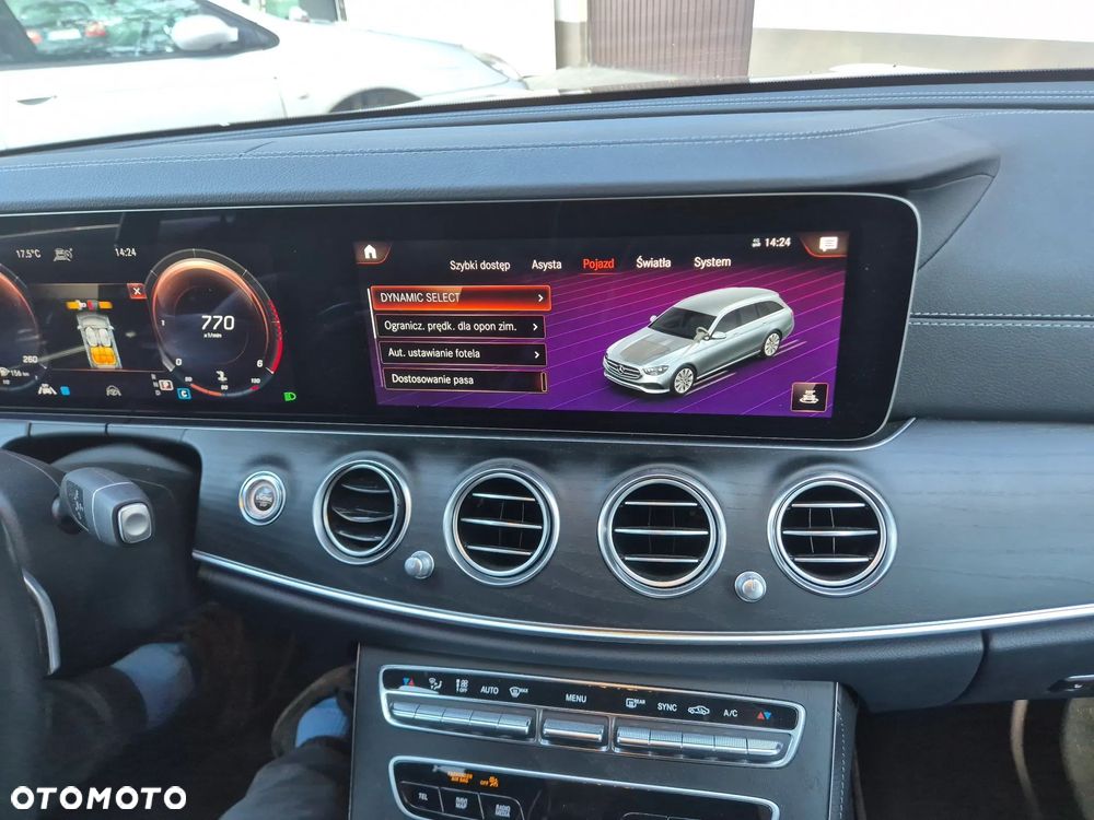 Mercedes-Benz Klasa E 220 d 9G-TRONIC AMG Line - 32