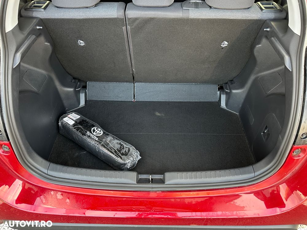Toyota Yaris Hybrid 1.5 VVT-i - 12