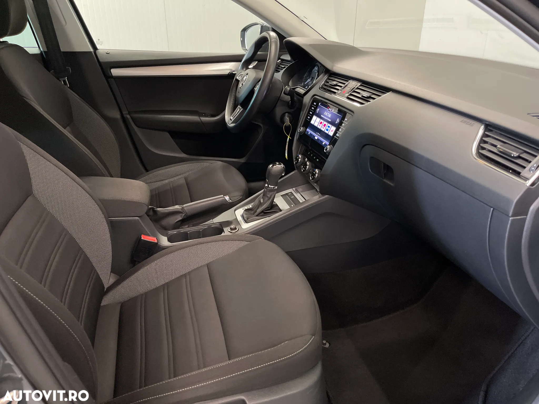Skoda Octavia Combi Diesel 1.6 TDI DSG Style - 10