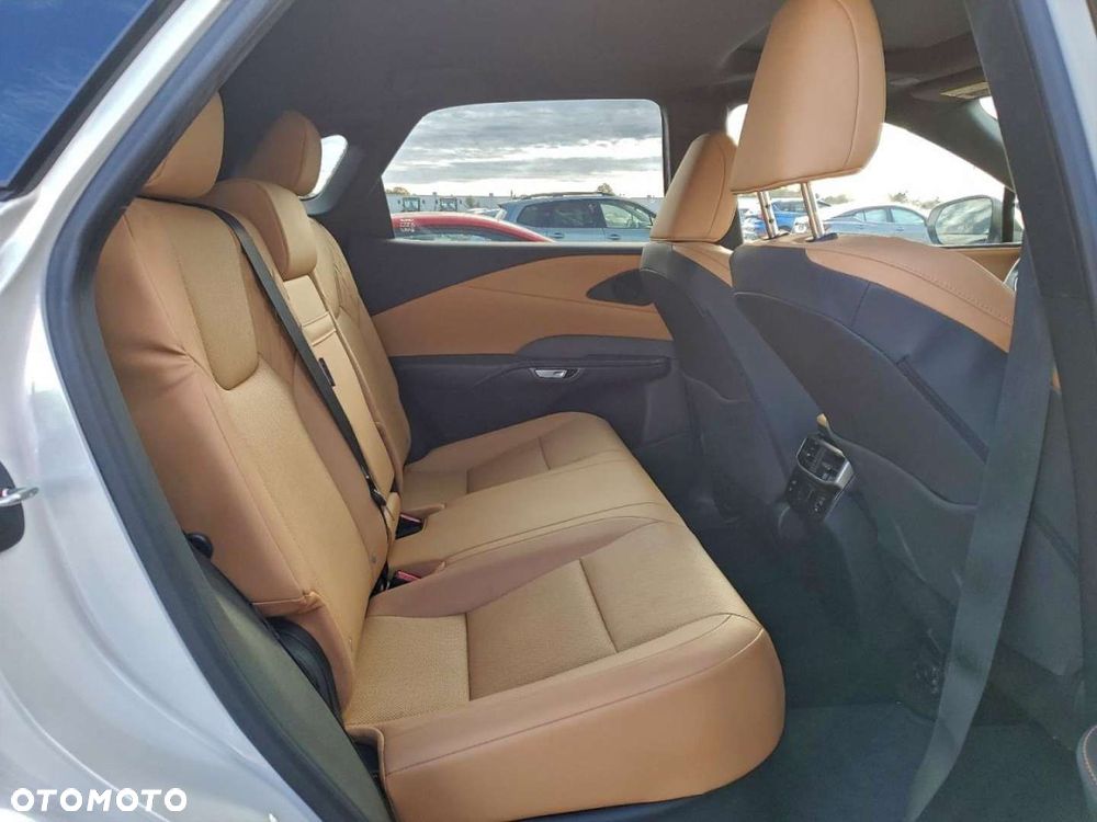 Lexus RX - 12