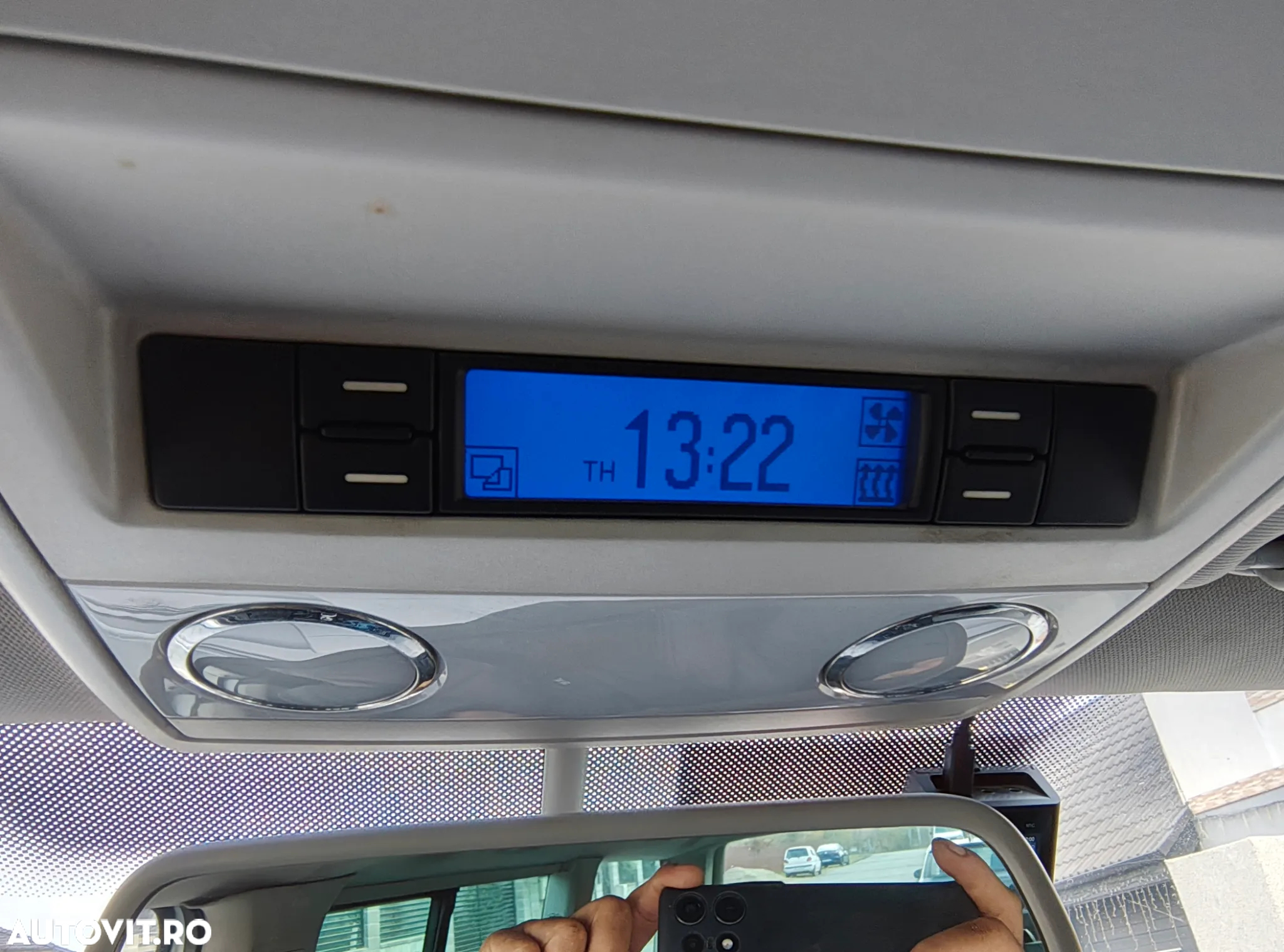 Volkswagen Multivan - 15