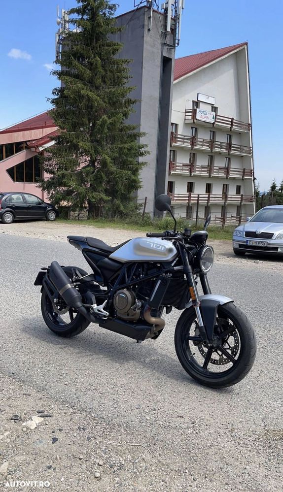 Husqvarna 701 Vitpilen - 1