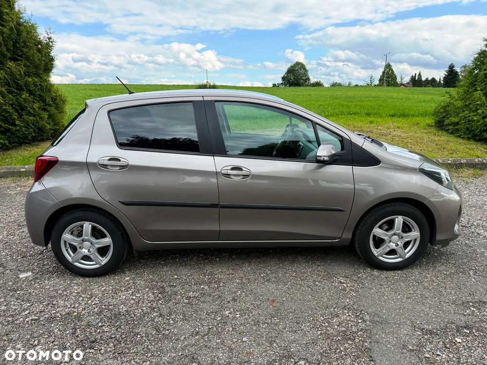 Toyota Yaris 1.33 Premium - 1