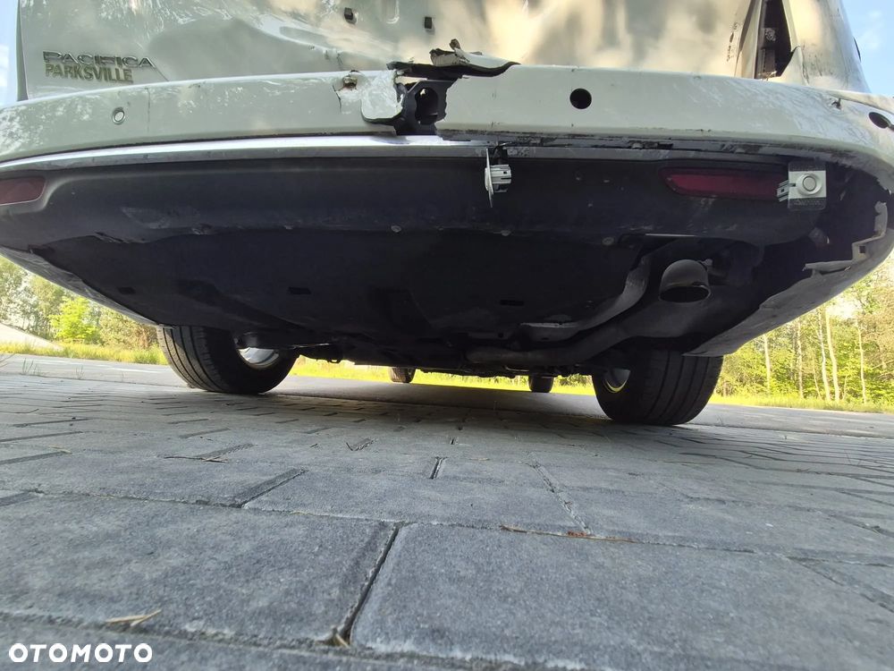 Chrysler Pacifica - 12