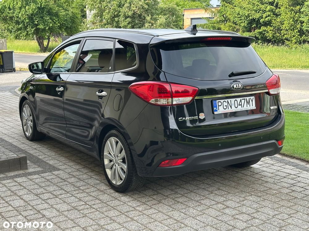 Kia Carens 1.7 CRDi Business Line 7os 7DCT - 24