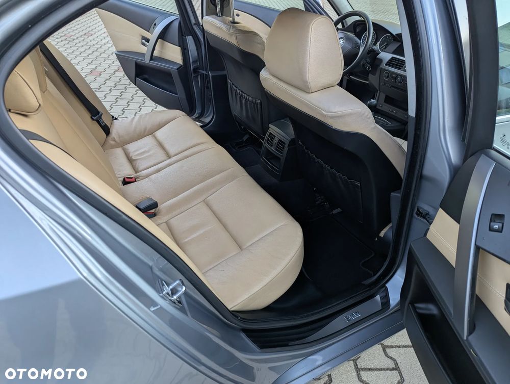 BMW Seria 5 520i Touring Edition Sport - 39