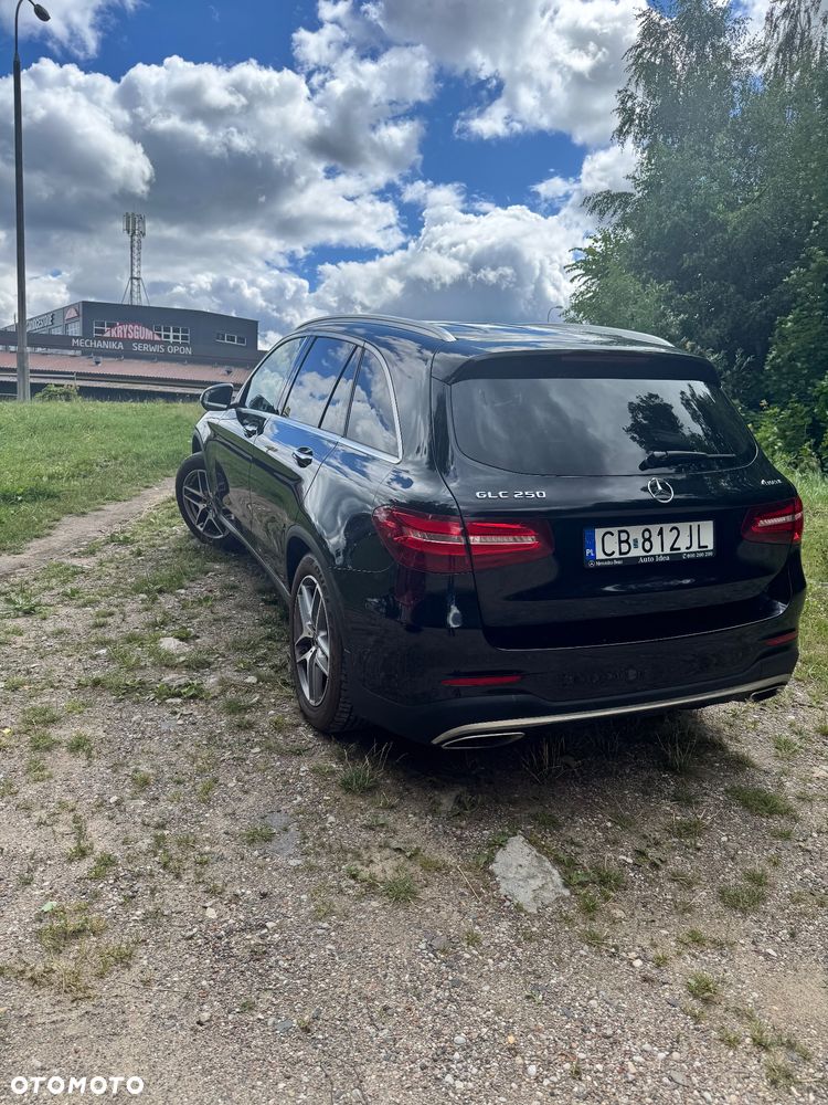 Mercedes-Benz GLC - 11