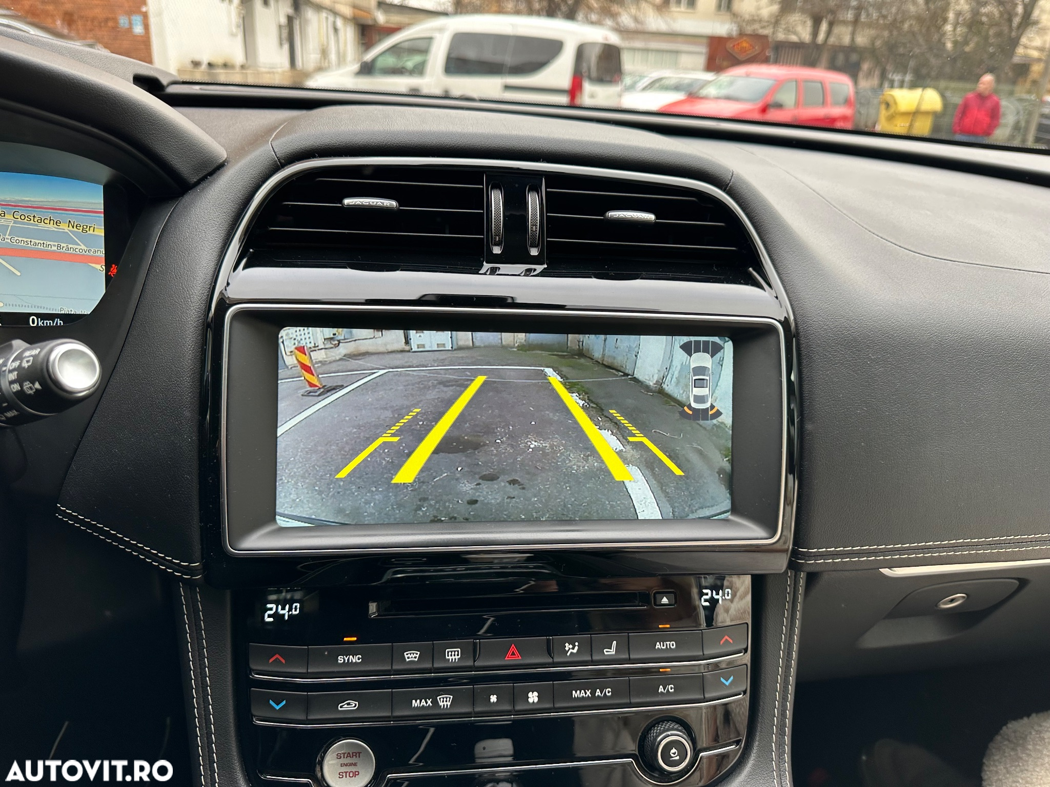 Jaguar F-Pace D300 AWD R-Dynamic S - 22