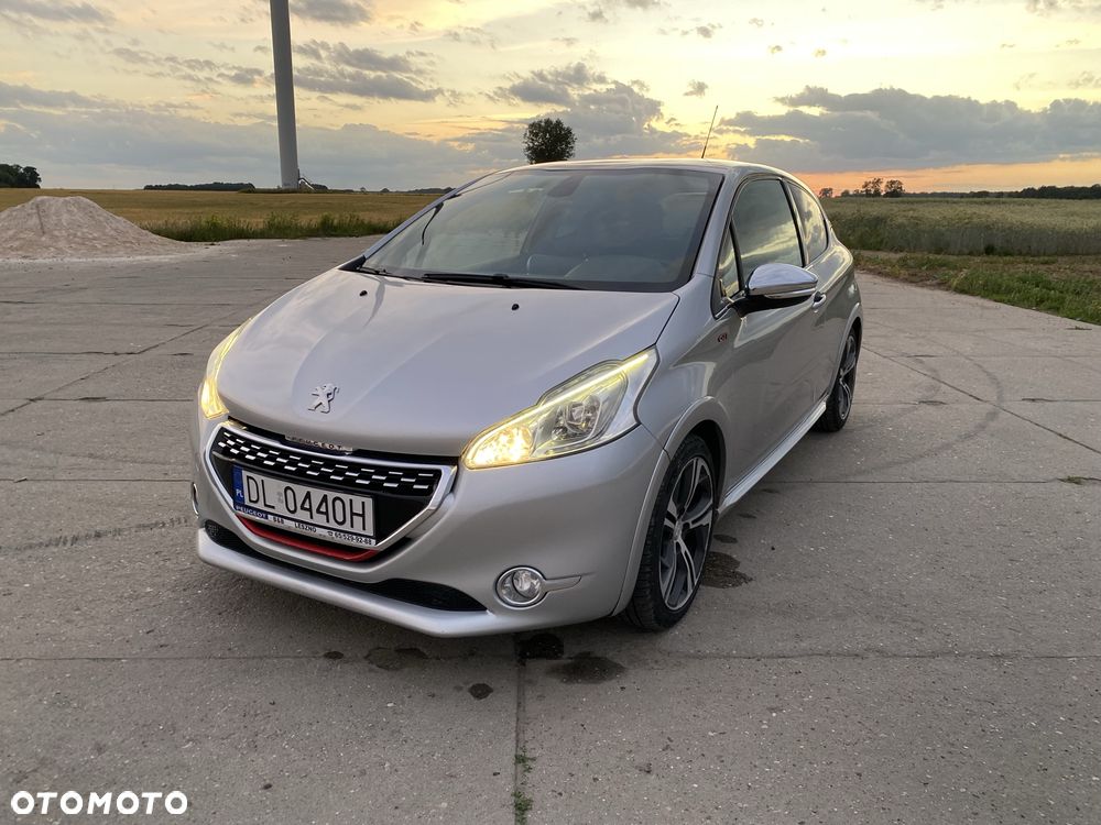 Peugeot 208 - 1