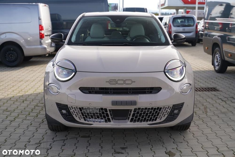 Fiat 600 1.2 Turbo Hybrid La Prima eDCT - 2