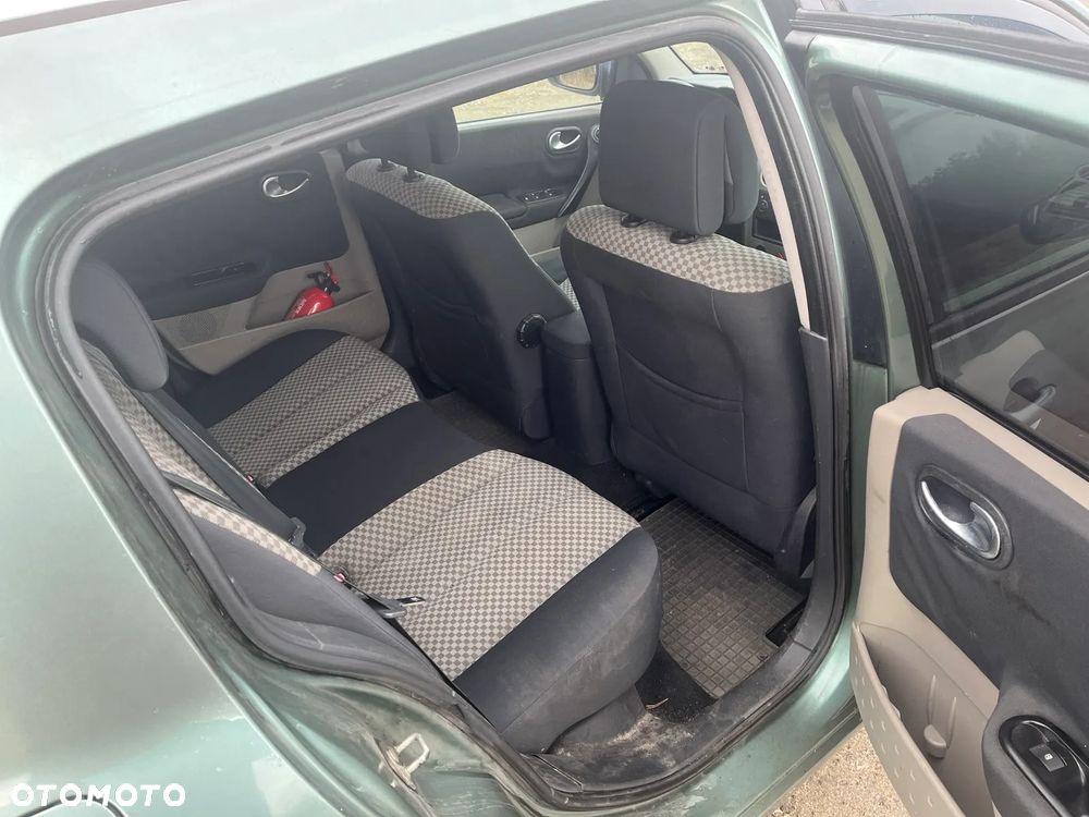 Renault Megane 1.6 Confort Authentique - 12