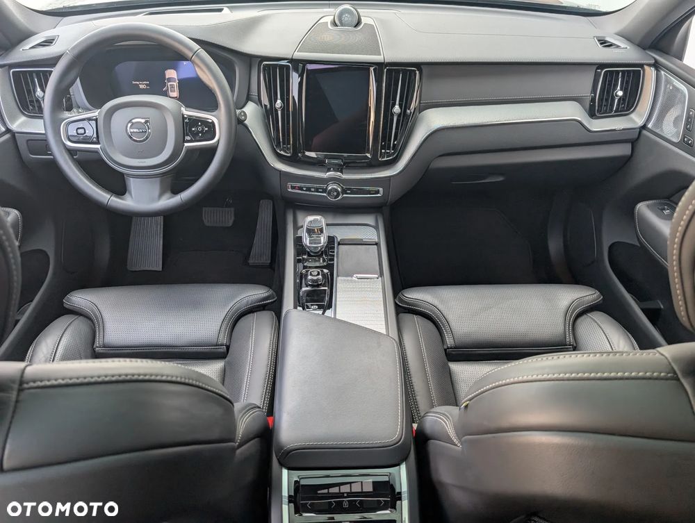 Volvo XC 60 B5 B AWD Ultimate Dark - 15