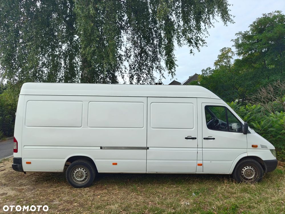 Mercedes-Benz Sprinter - 1