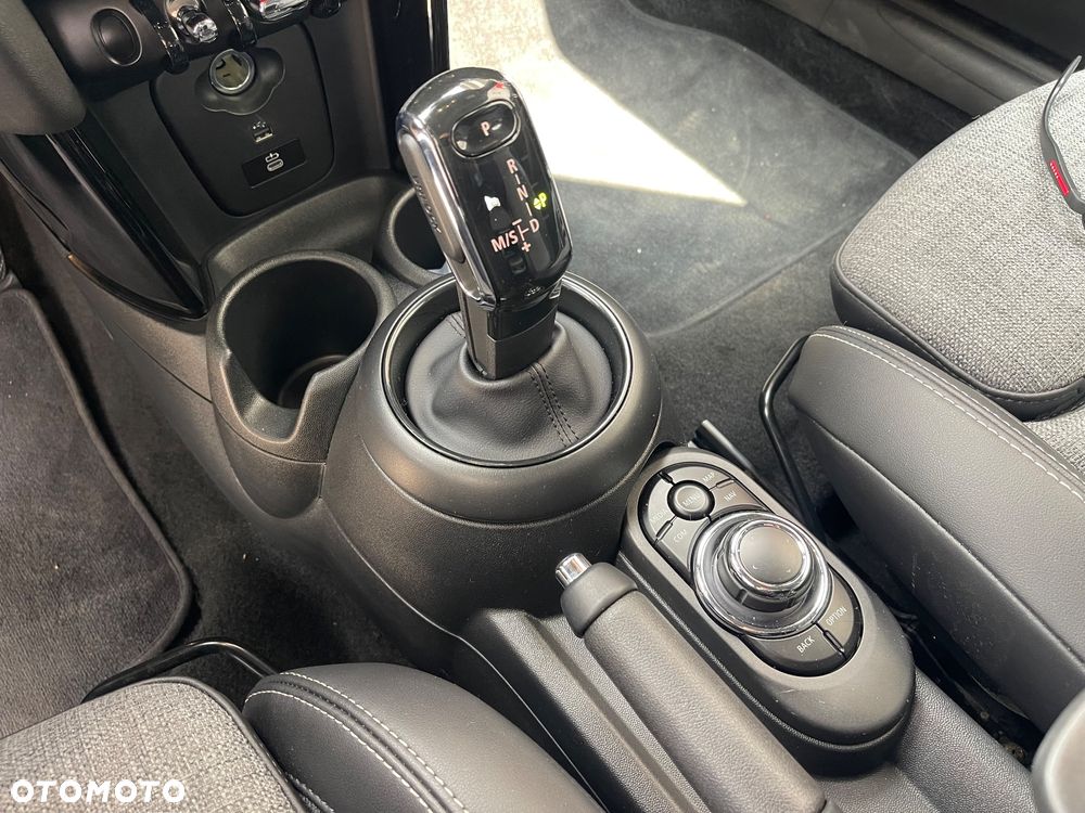 MINI Cooper Standard - 15