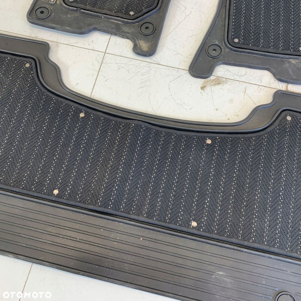 Dywaniki chodniczki oryginalne komplet 3szt DODGE RAM V 1500 LIMITED 22r - 3