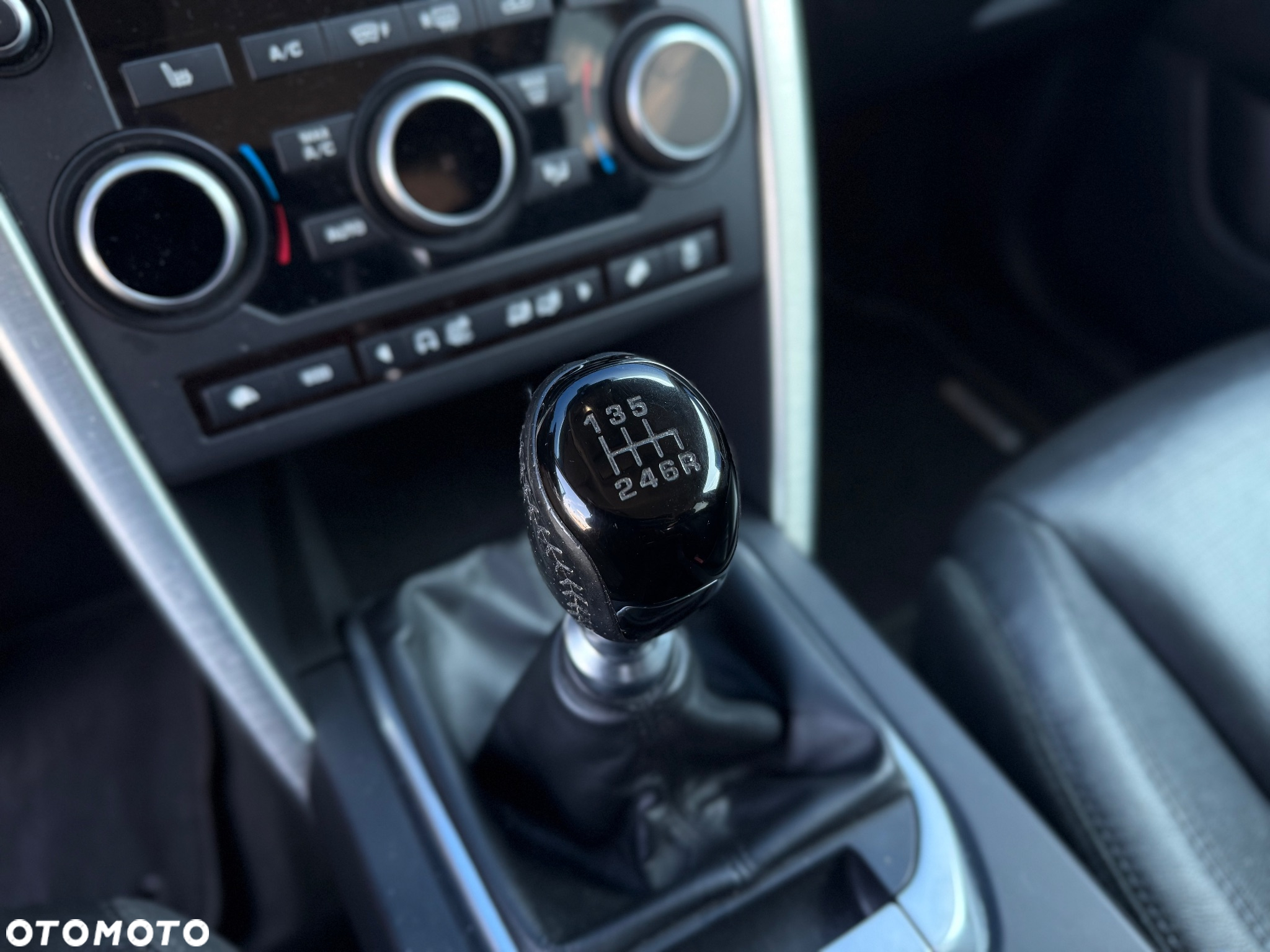 Land Rover Discovery Sport - 24