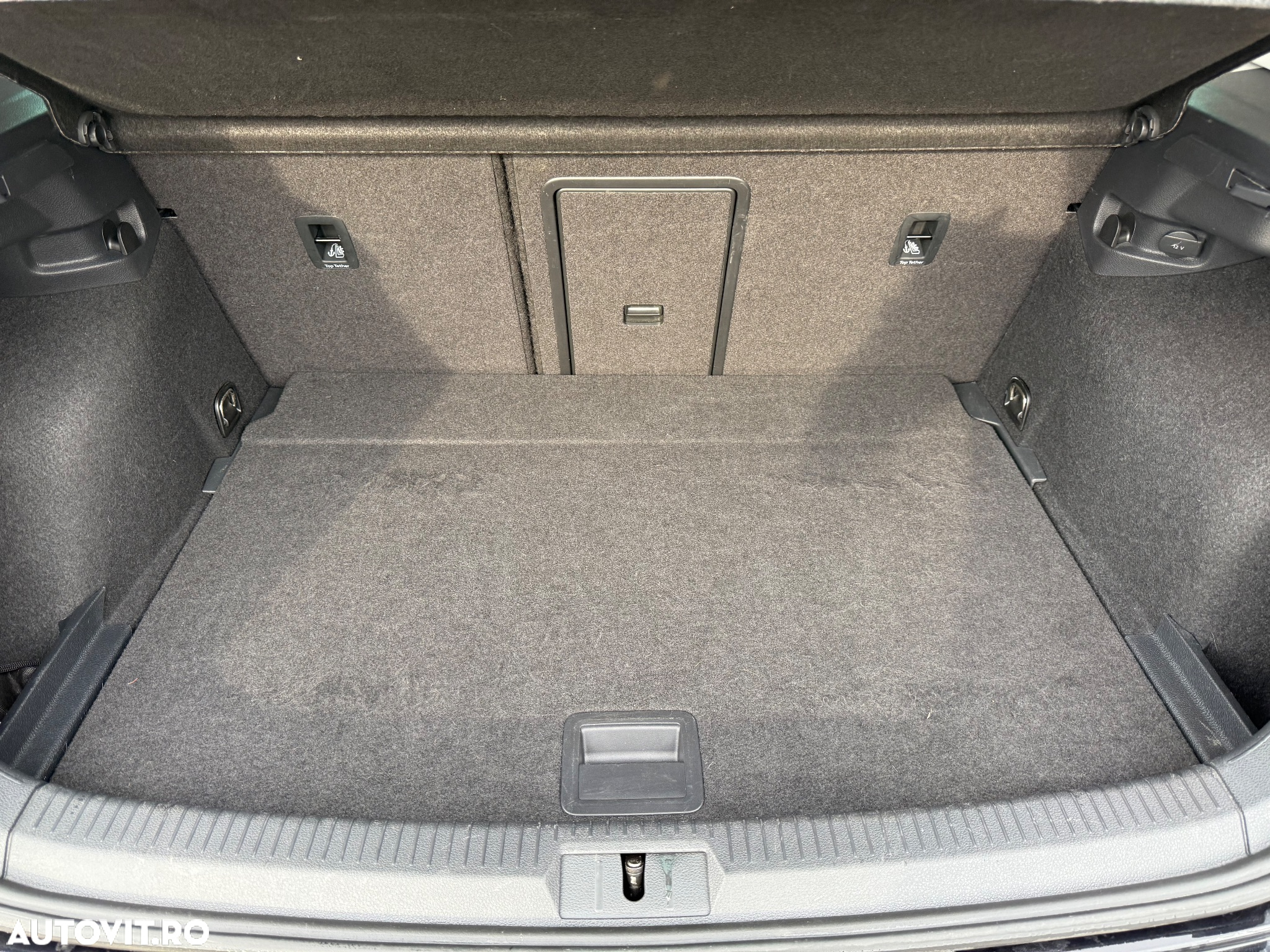 Volkswagen Golf 2.0 BlueTDI DSG Comfortline - 34