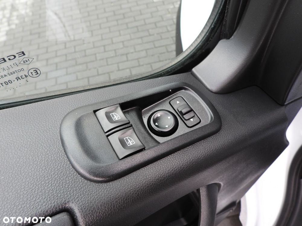 Renault MASTER KONTENER WINDA 8 PALET TEMPOMAT NAWIGACJA LEDY KLIMATYZACJA  165KM - 29