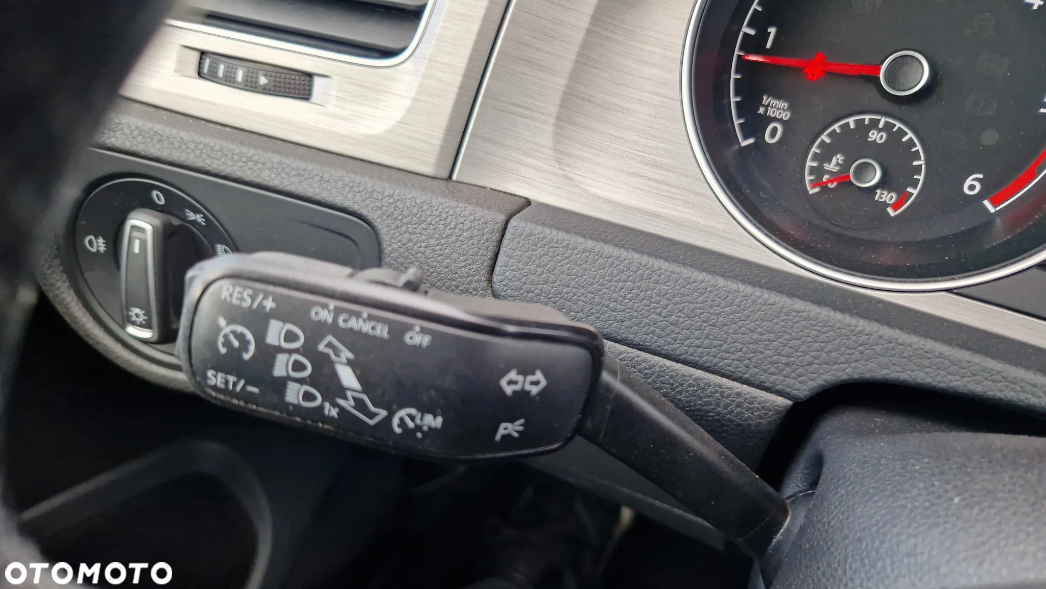Volkswagen Golf VII 1.6 TDI BMT Comfortline - 25