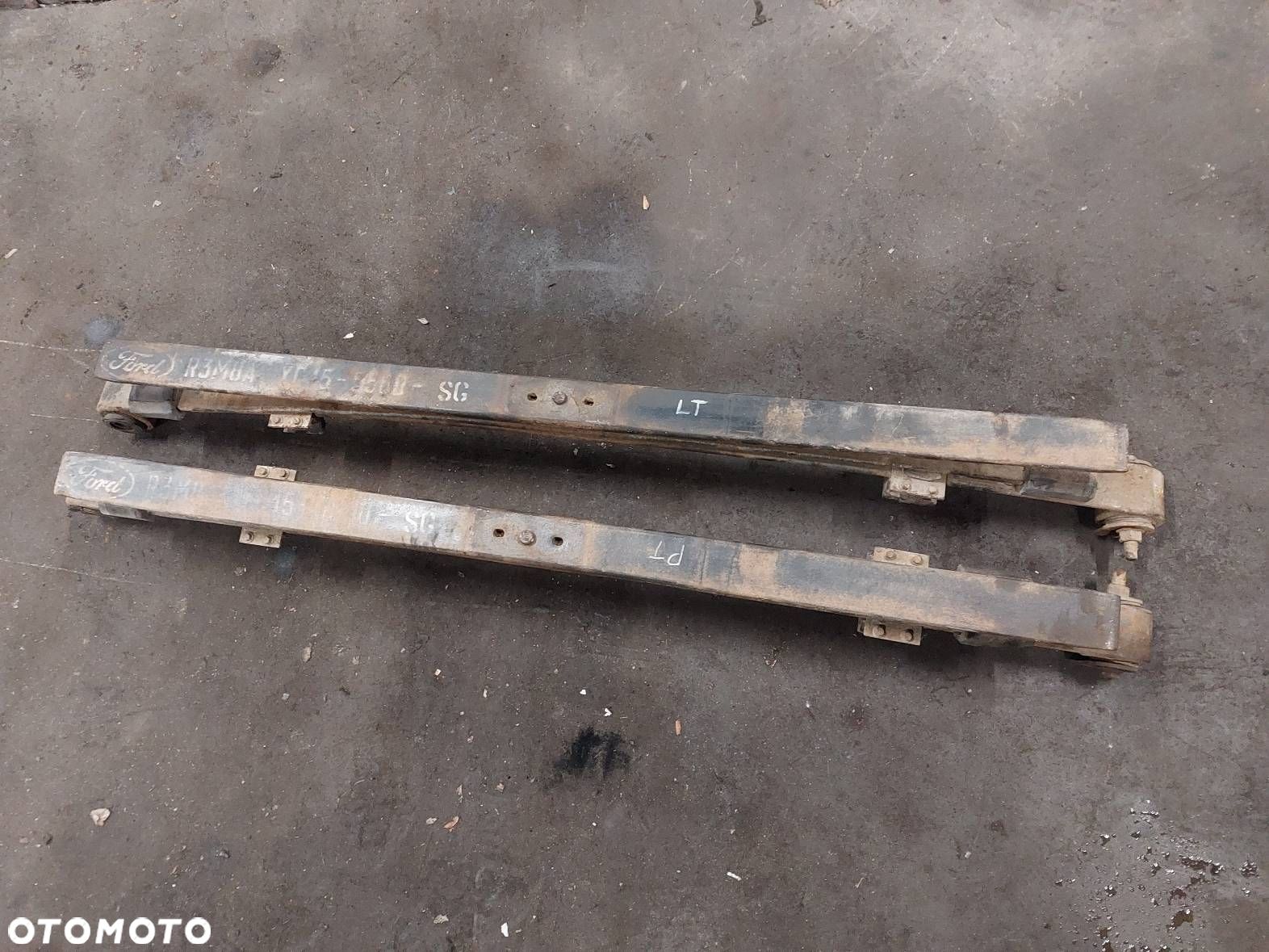 RESOR PIÓROWY TYŁ KOMPLET 2 SZTUKI 3 PIÓROWE FORD TRANSIT IV - 1