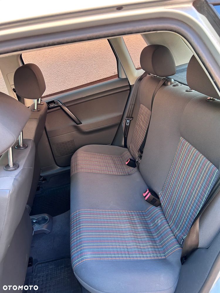 Volkswagen Polo - 16
