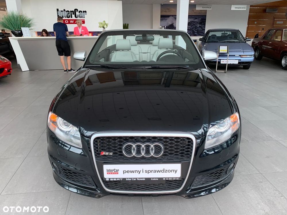 Audi RS4 Limousine Standard - 4