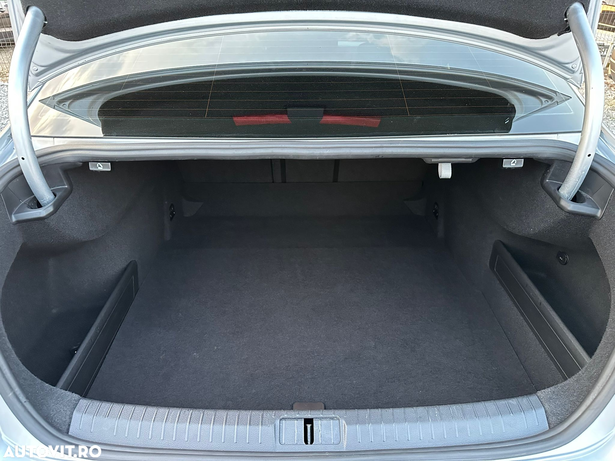 Volkswagen Passat 2.0 TDI DSG Highline - 32