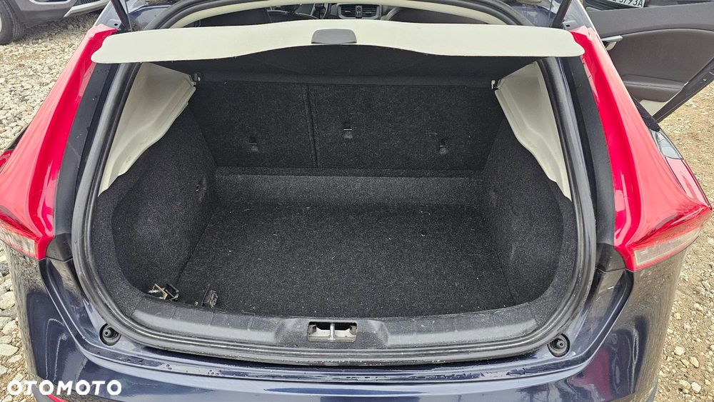 Volvo V40 Cross Country D2 Summum - 17