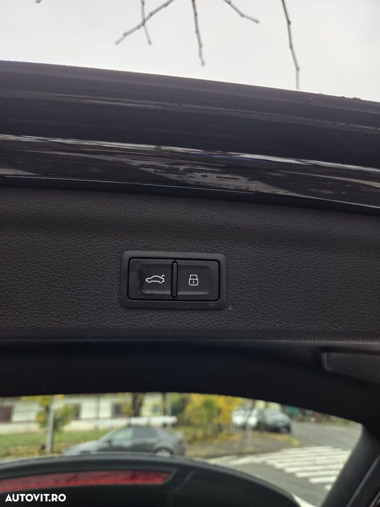 Audi Q3 2.0 40 TFSI S tronic quattro Advanced - 28