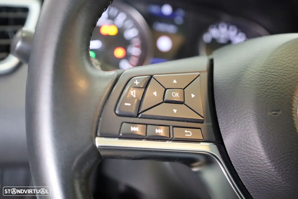 Nissan Qashqai 1.3 DIG-T N-Connecta LED+TT+SKY - 34