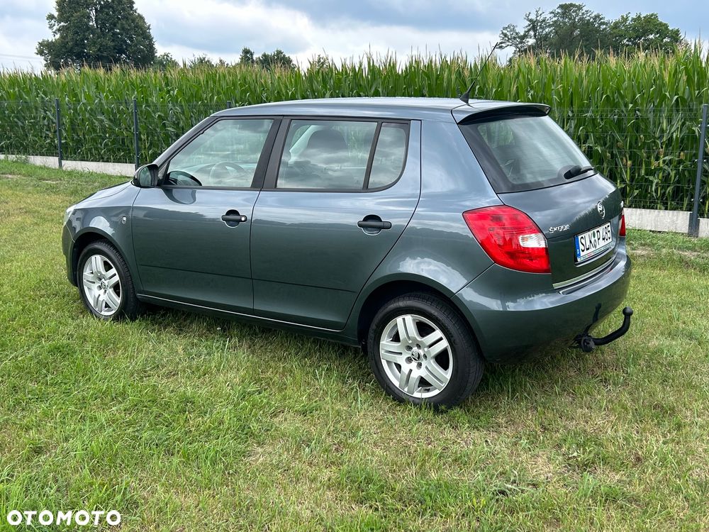 Skoda Fabia 1.2 HTP Cool Colour Edition - 10