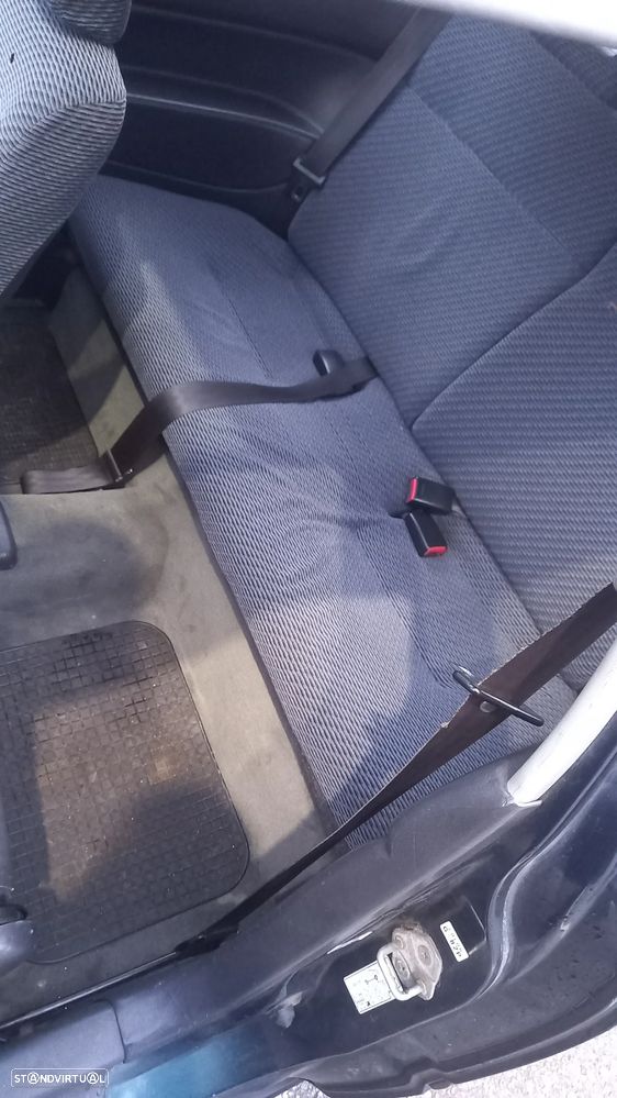 Honda Civic 1.5i LS - 11