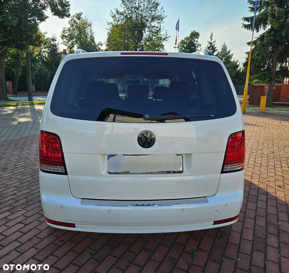 Volkswagen Touran 2.0 TDI DPF R-Line Edition - 6