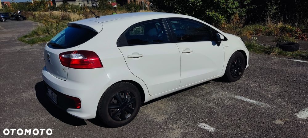 Kia Rio - 4