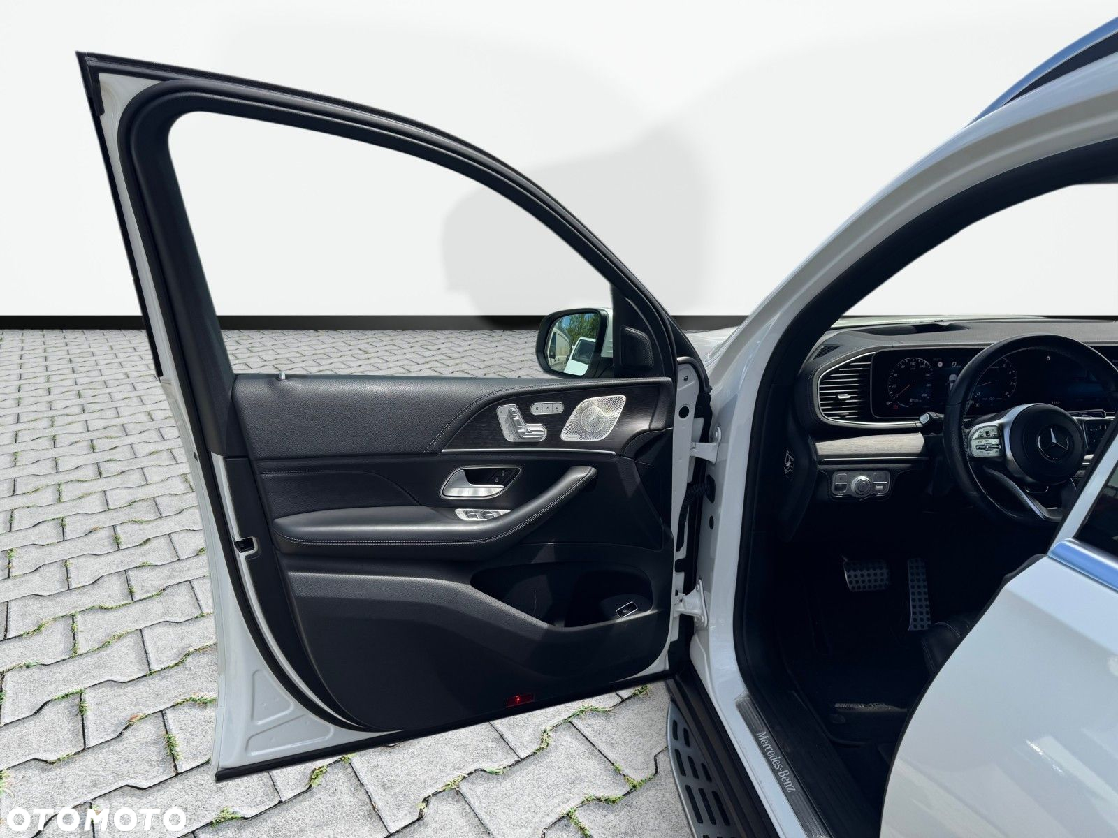 Mercedes-Benz GLS - 11