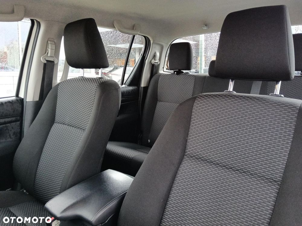 Toyota Hilux 2.4 D-4D Double Cab DLX 4x4 - 17