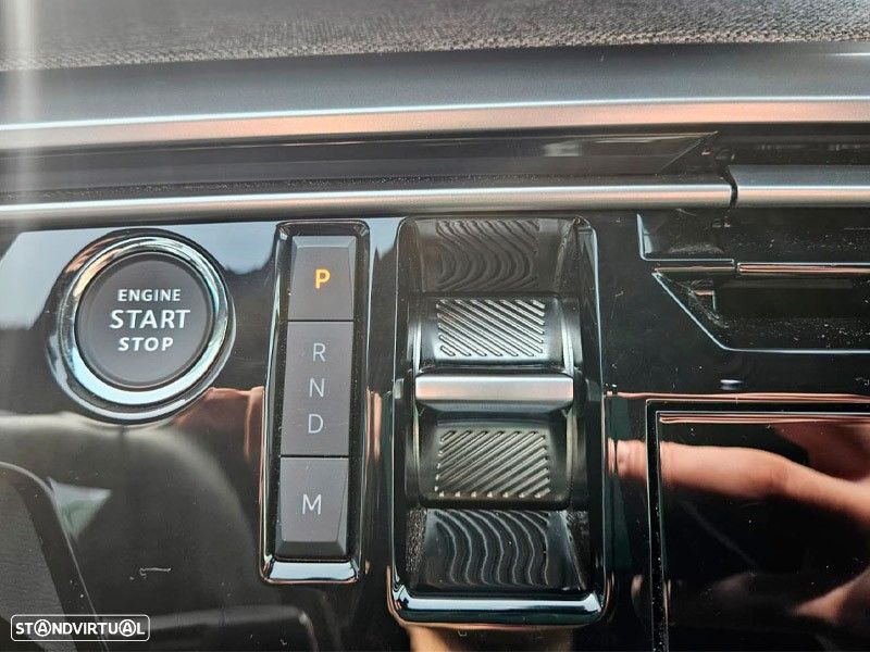 Peugeot 3008 1.2 Hybrid Allure e-DCS6 - 19
